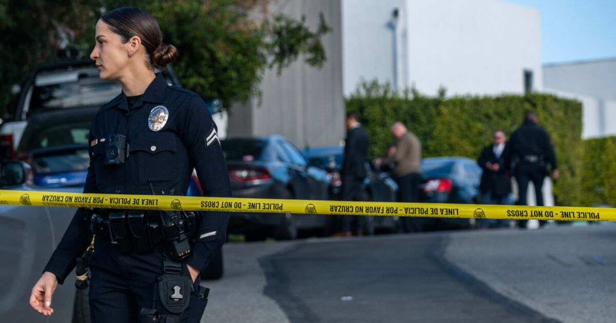 At least 3 dead in shooting in Benedict Canyon area of ​​Los Angeles
