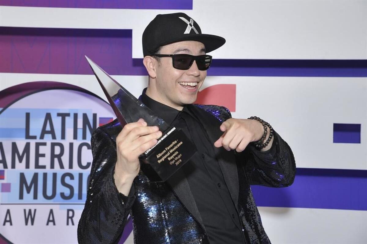 Raymix durante su participación en los Latin American Music Awards, celebrado en Los Ángeles.