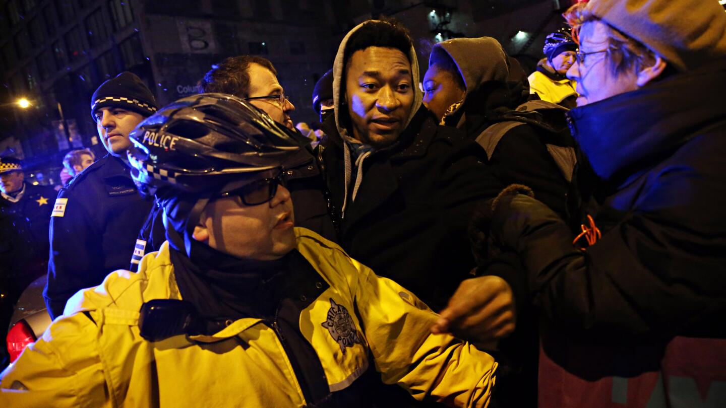 chi-ferguson-protest-in-the-loop-20141124-013