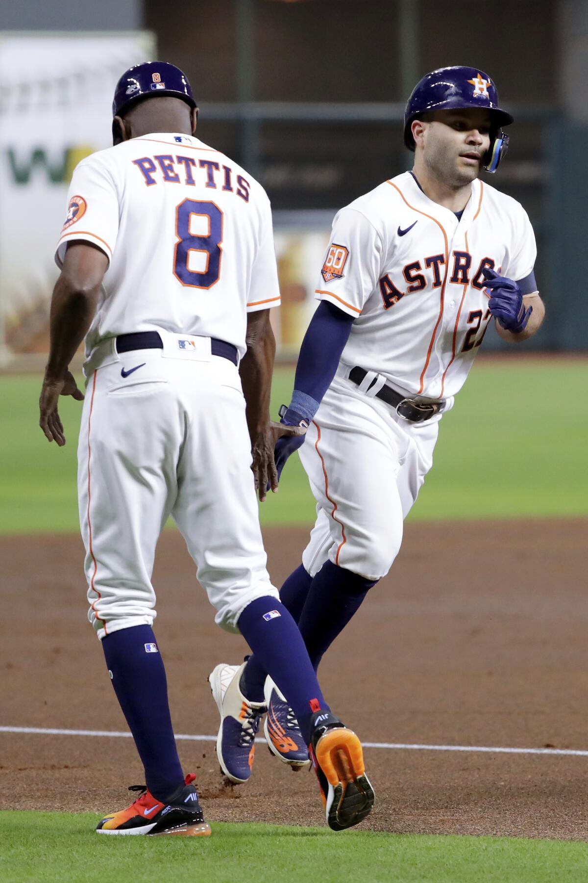 Jose Altuve homers in each of first 3 innings, Astros rout Rangers