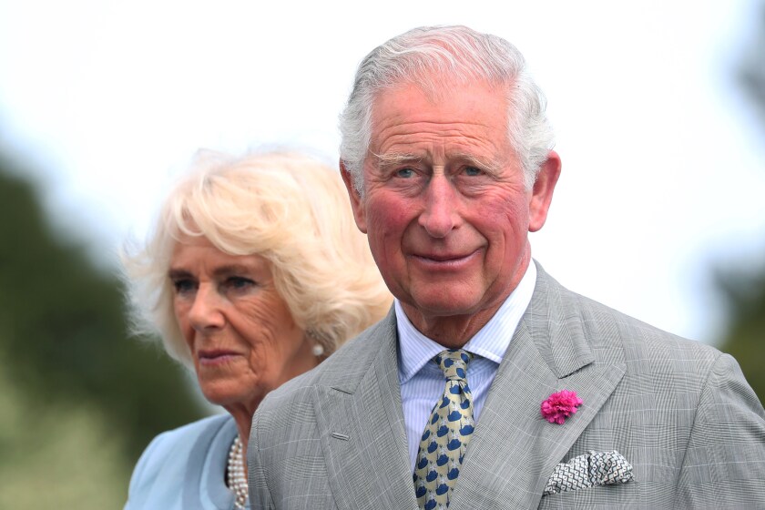 Carlos y Camila asisten a la misa de Navidad en Windsor sin la reina Isabel II