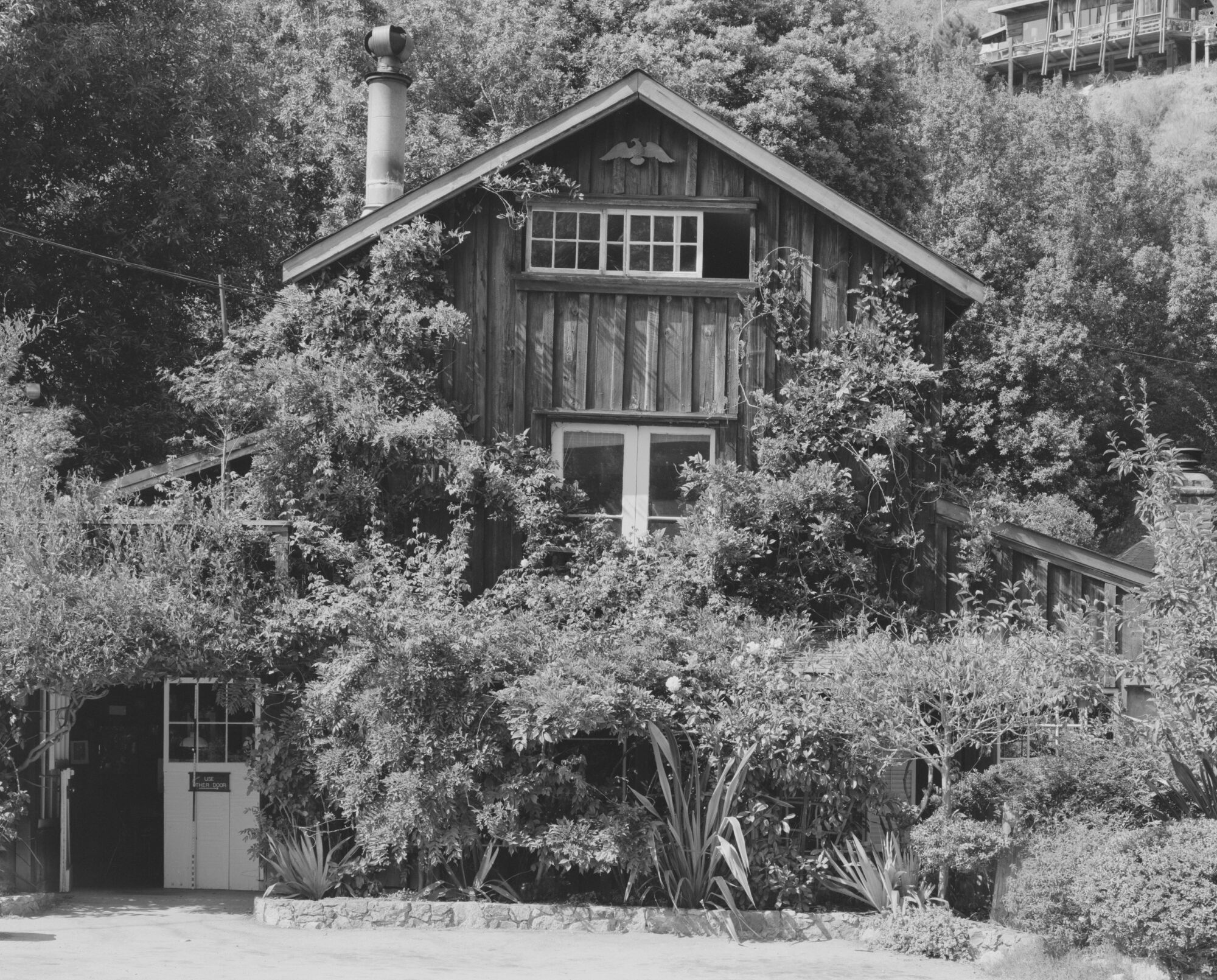 A black and white photo of a building.