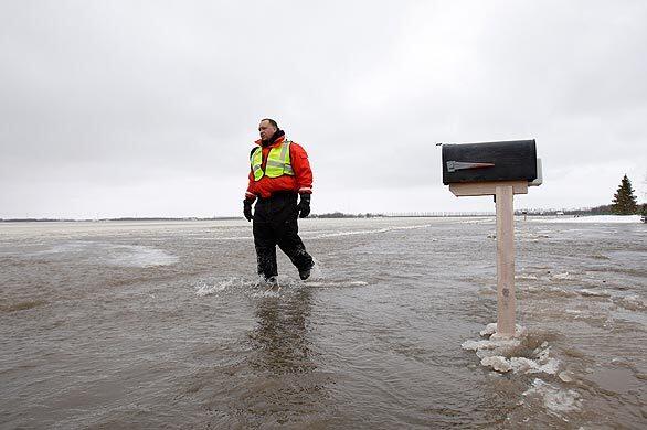 Red River rises into 'uncharted territory'