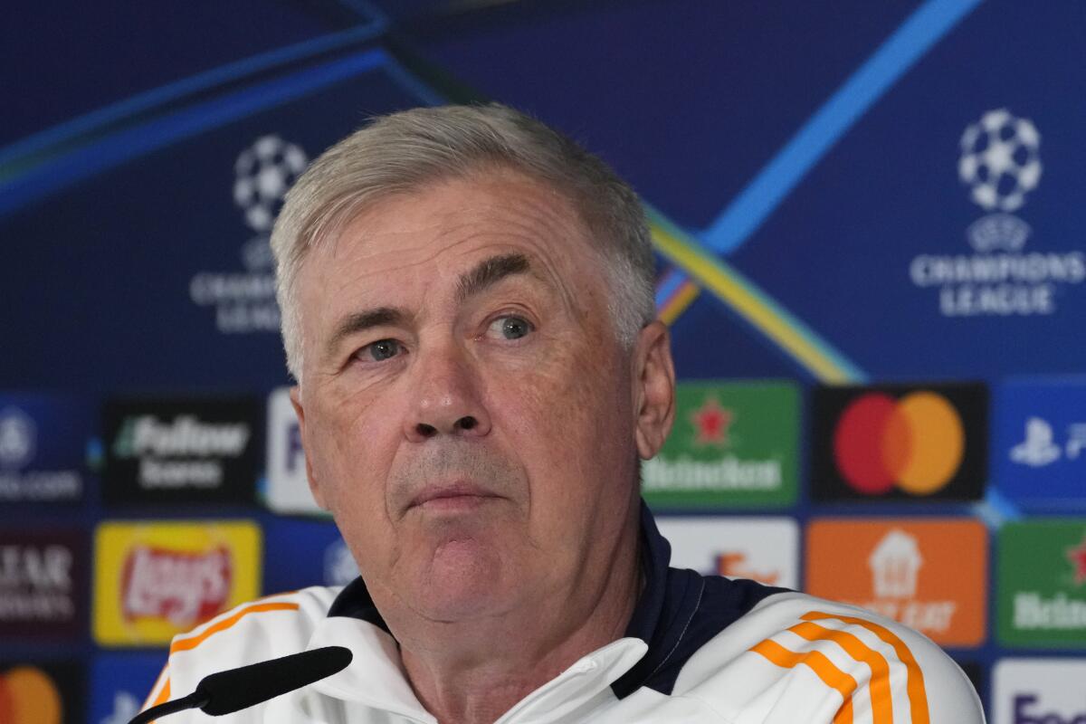 El técnico del Real Madrid Carlo Ancelotti durante una rueda de prensa, 