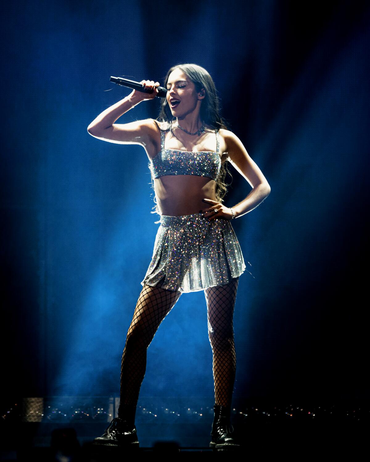 The 9 best moments from Olivia Rodrigo's first Forum show - Los Angeles Times