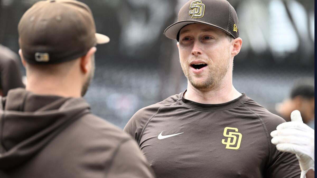 Padres Daily: Cronenworth gets newest deal; Azocar's well-intentioned,  misguided effort; Yu ready; Campy time - The San Diego Union-Tribune