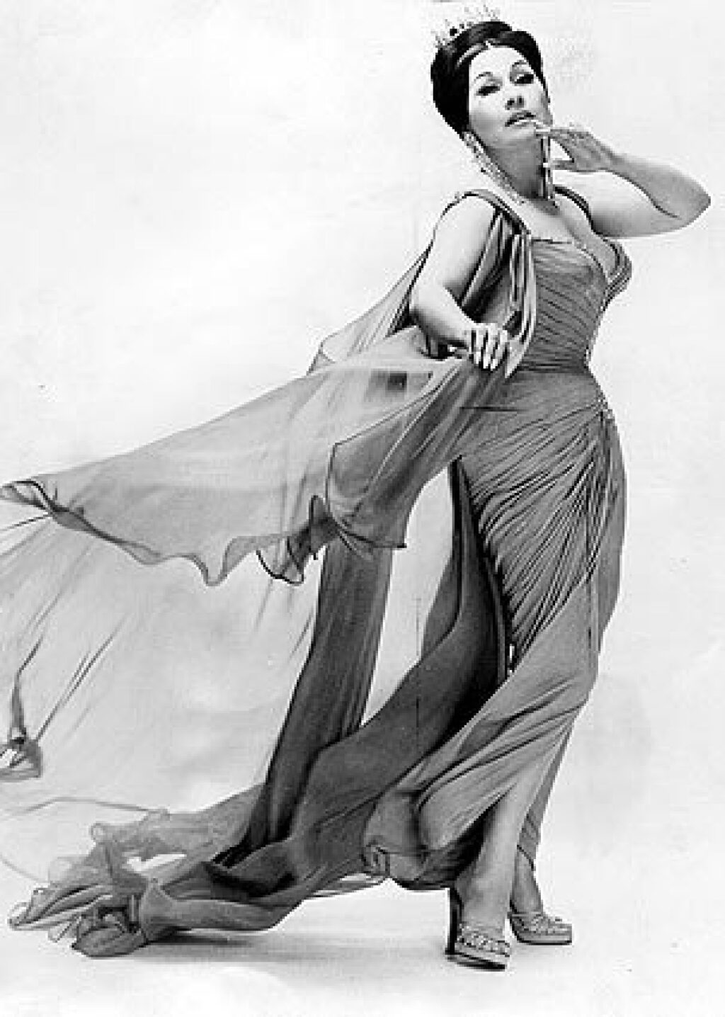 Yma Sumac, 'Peruvian songbird' with multioctave range, dies at 86