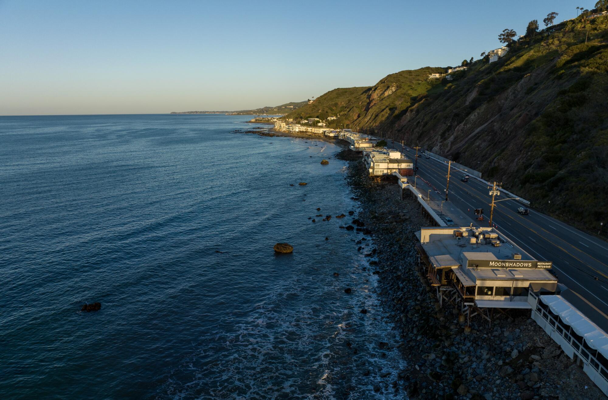 Malibu beach house death exposes suspected swindle, LSD use - Los Angeles  Times