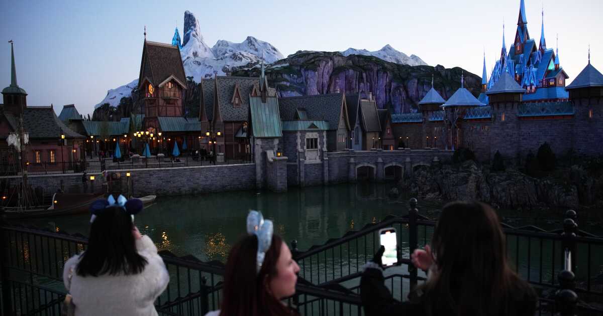 Disneyland Paris ouvre l’extension « Frozen » aux parcs à thème