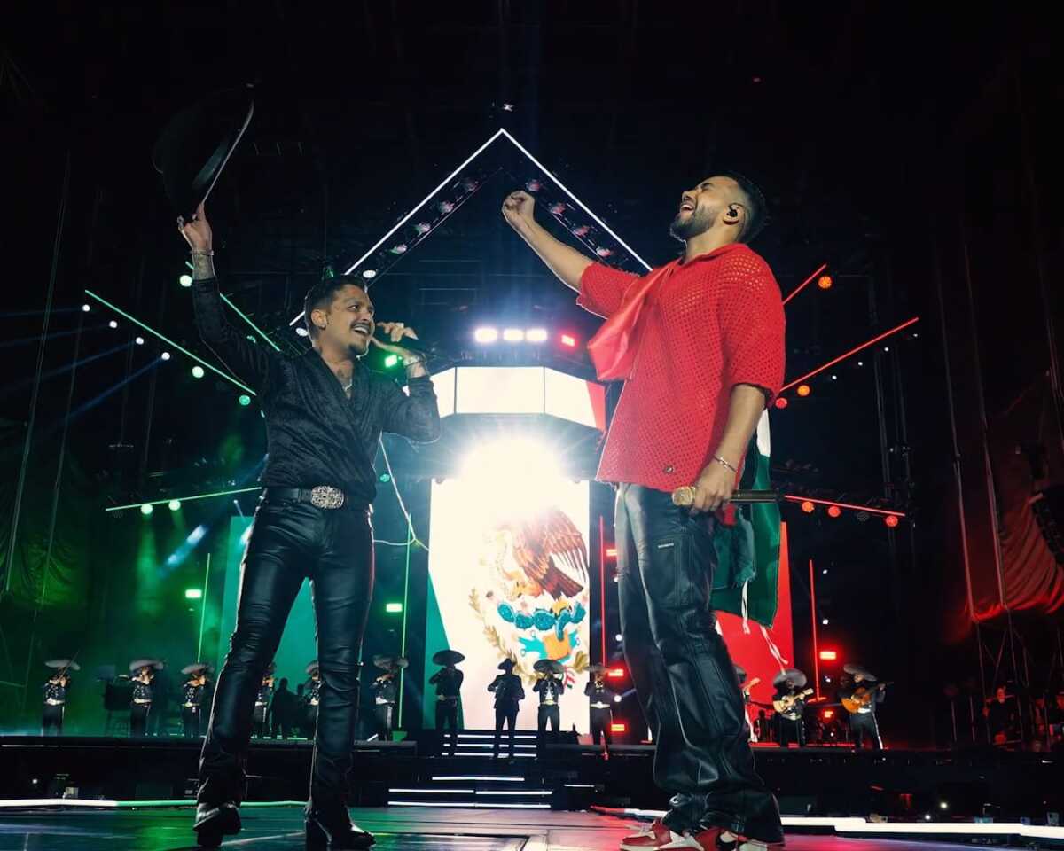 Christian Nodal fue invitado por Romeo Santos para cantar juntos en el escenario de Campo Marte