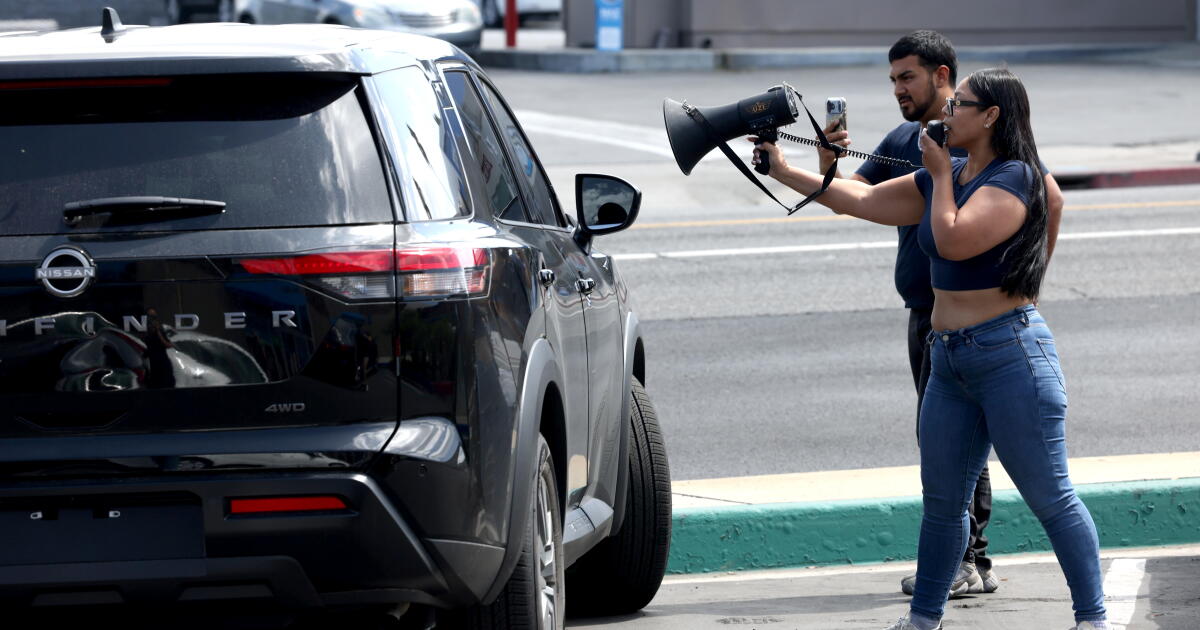 Federal judge in Los Angeles limits warrantless immigration arrests in Southern California; agents must get warrants unless escape risk is shown
