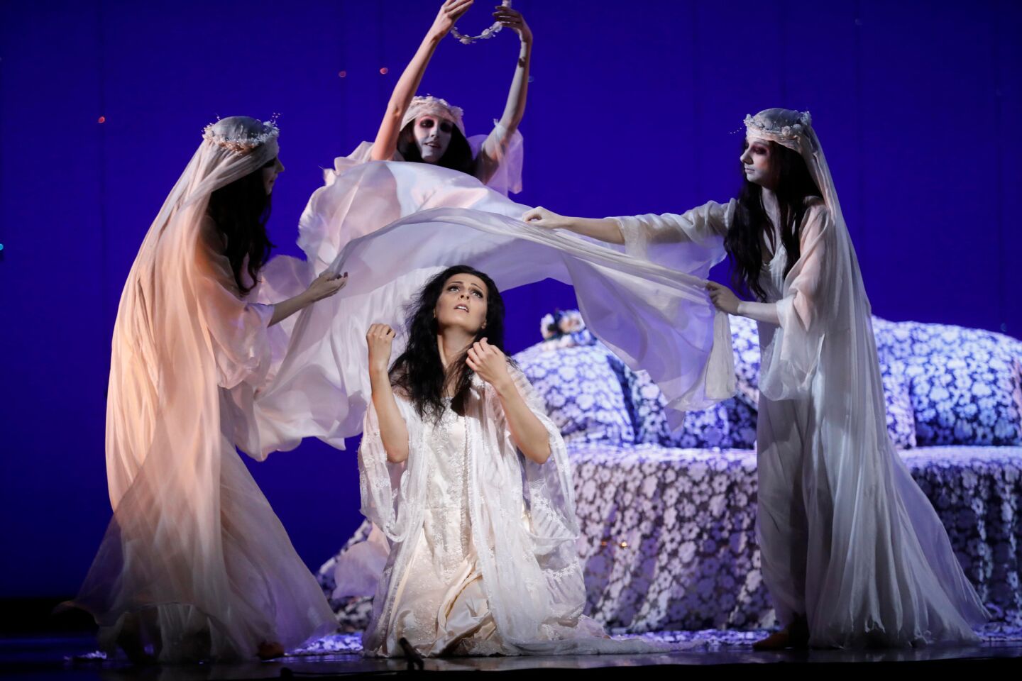 L.A. Opera brings back its '20s take on 'Traviata'