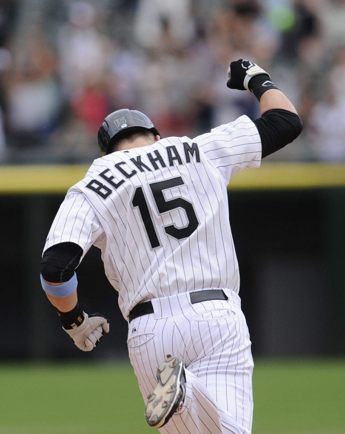 Beckham's HR gives White Sox 3-2 win over Texas in 11