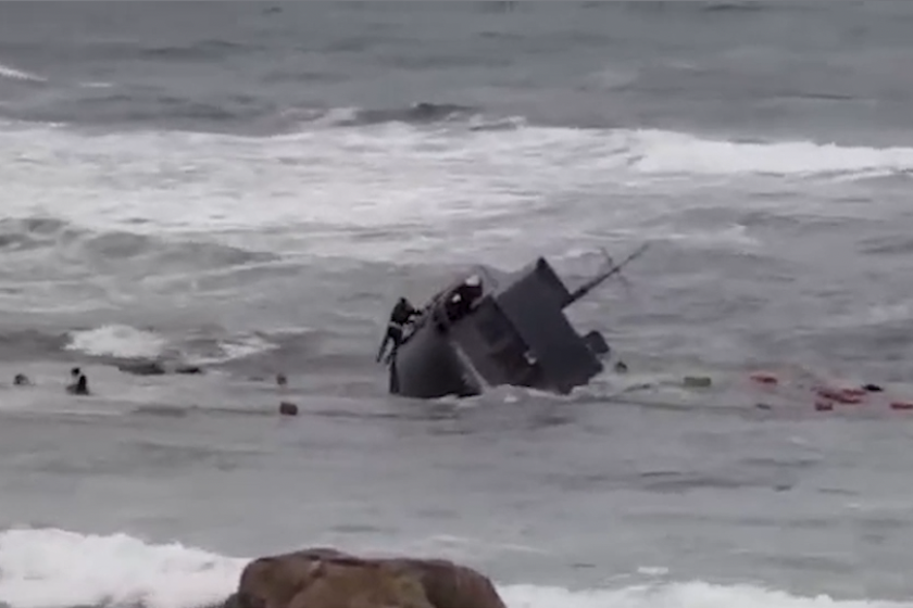 boat crashes into point loma coast video thumb