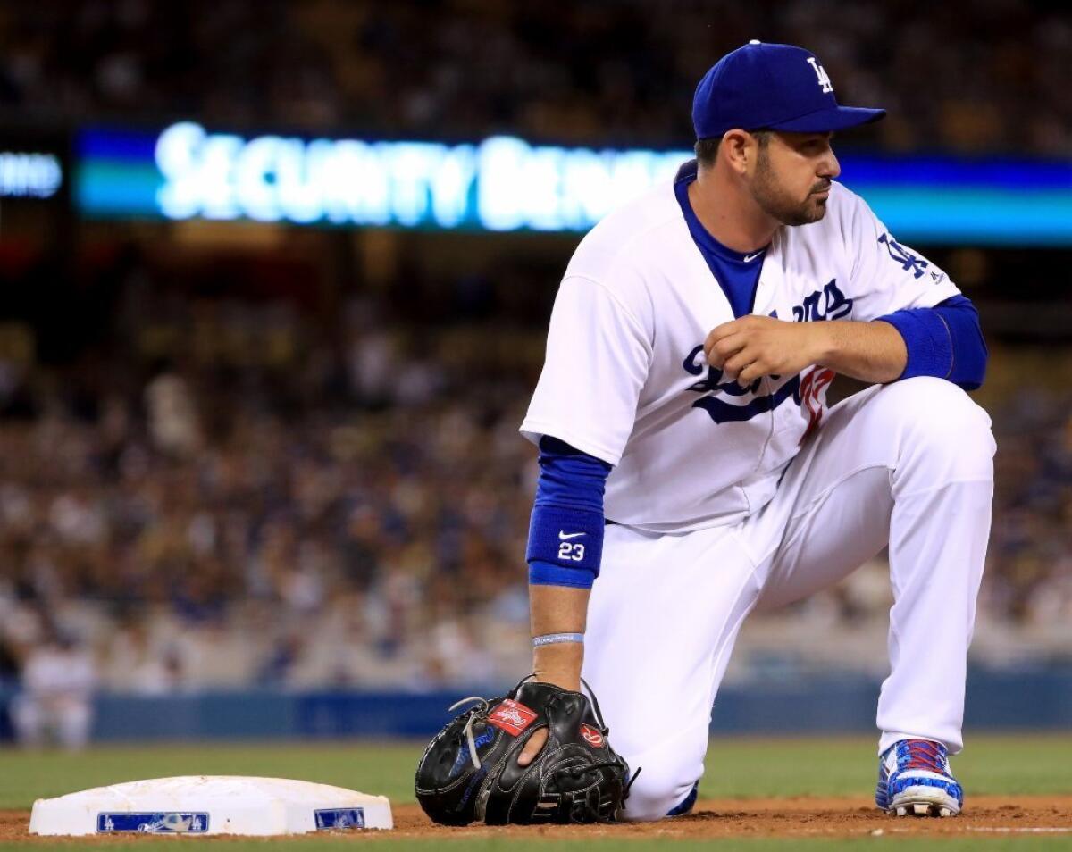 Adrián González actualmente se encuentra fuera de acción debido a una seria lesión de espalda.