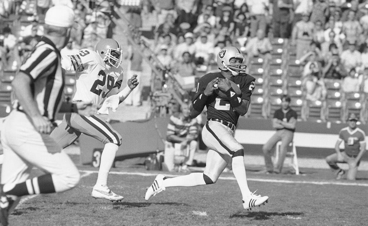 Raiders wide receiver Cliff Branch in 1983