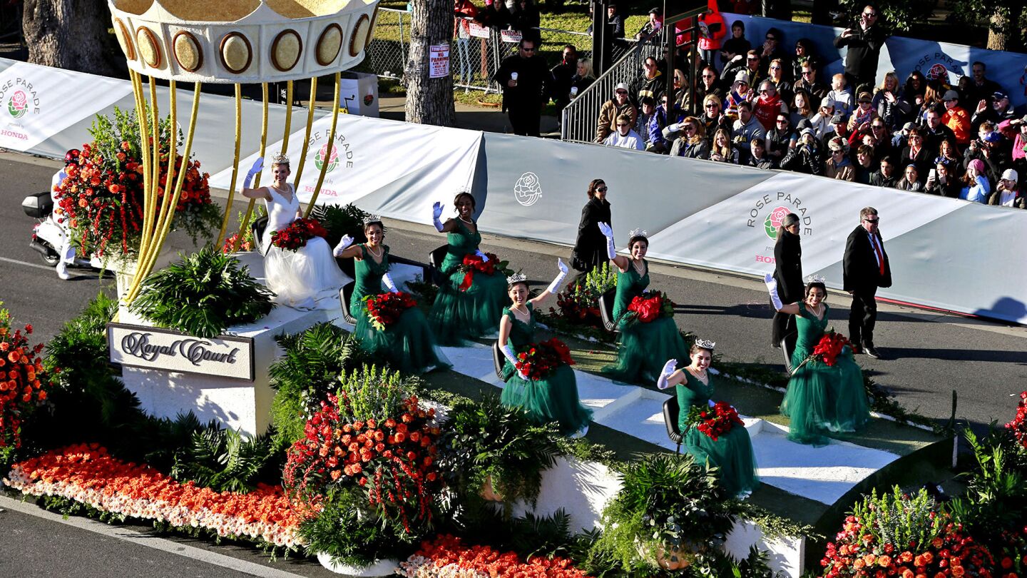 The queen and her court during the 2016 Rose Parade.