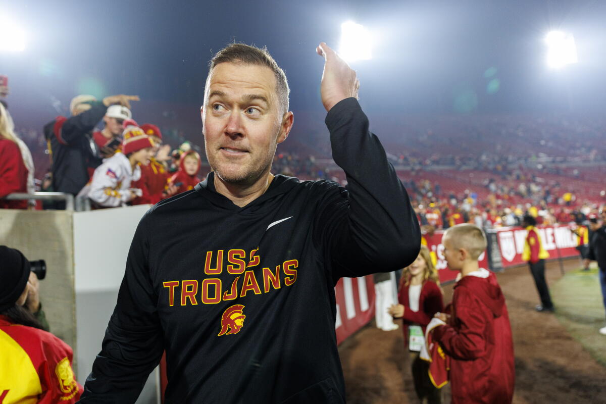 Lincoln Riley Isc Coach USC has top recruiting class on early signing day - Los Angeles Times