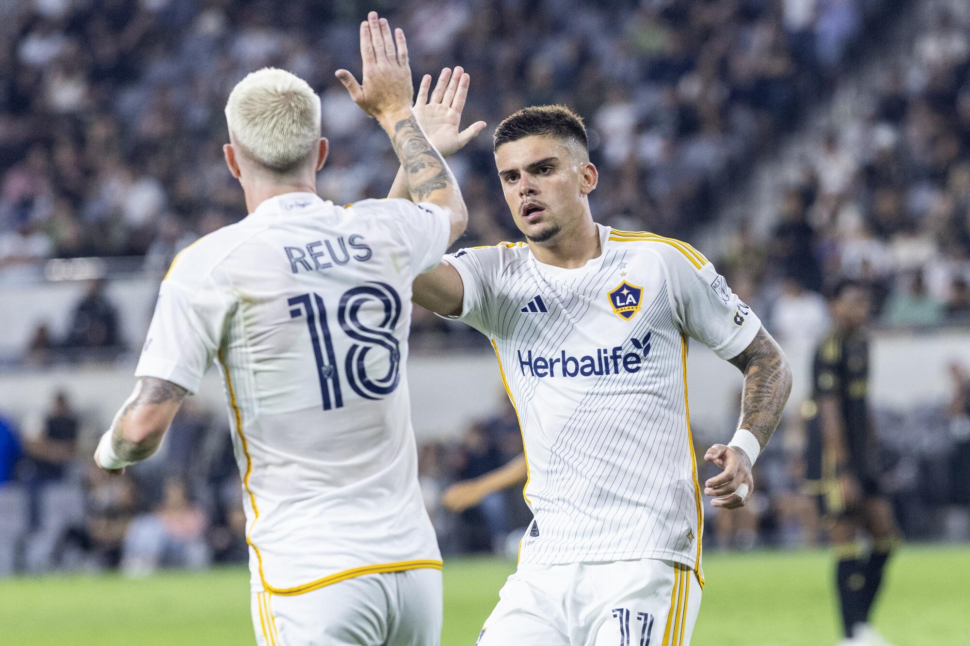 El Tráfico 2025 Berakhir Dramatis: LAFC dan LA Galaxy Mencetak Gol hingga 3-3