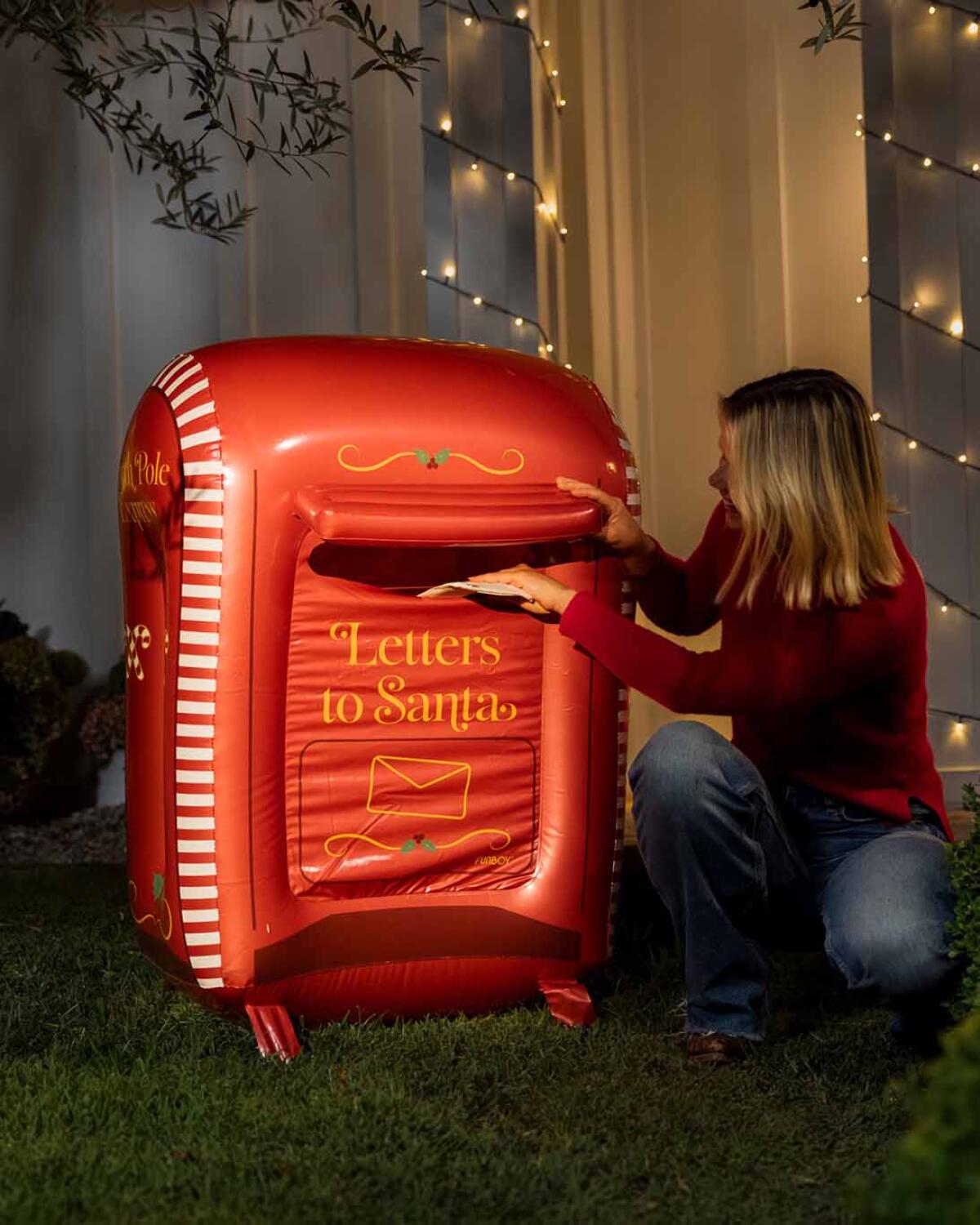 Inflatable Christmas letterbox decoration
