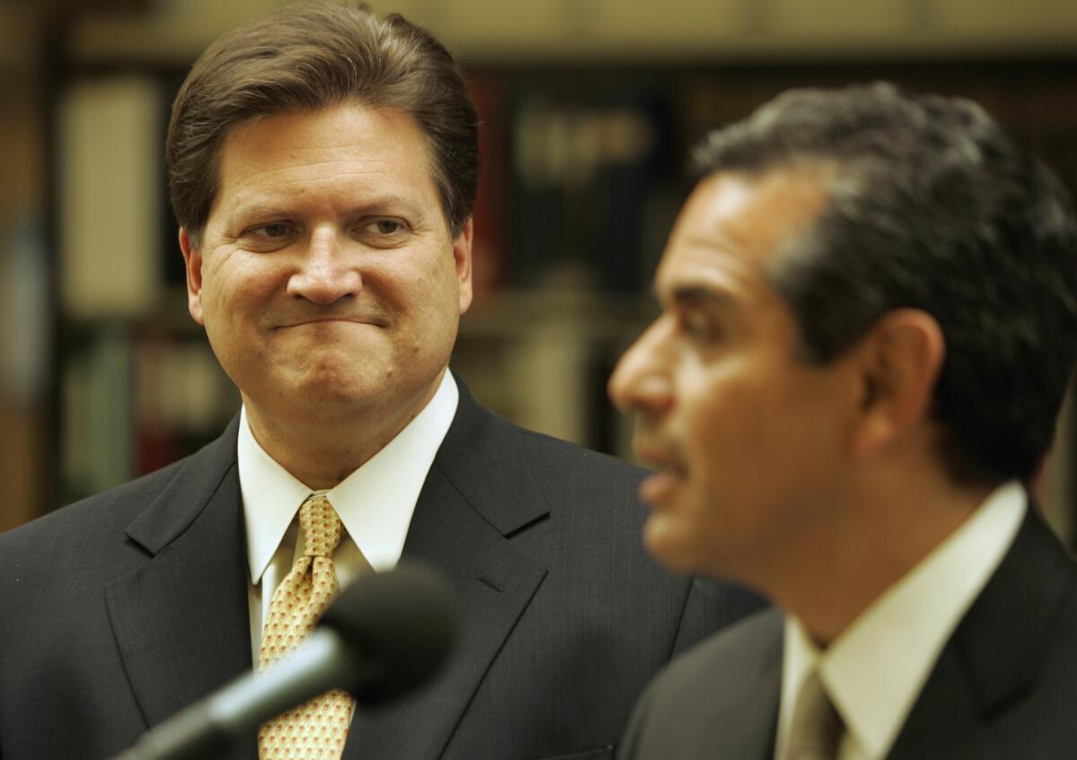 Bob Hertzberg, left, at an event with former Los Angeles Mayor Antonio Villaraigosa.