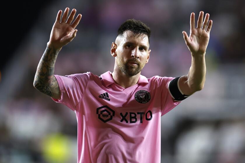 FORT LAUDERDALE, FLORIDA - AUGUST 30: Lionel Messi #10 of Inter Miami CF waves to the fans after a draw during a match between Nashville SC and Inter Miami CF at DRV PNK Stadium on August 30, 2023 in Fort Lauderdale, Florida. (Photo by James Gilbert/Getty Images)