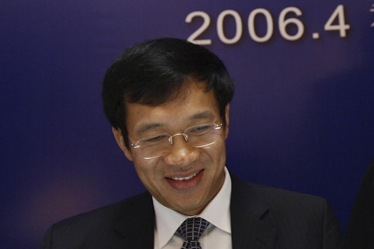 En esta imagen de archivo, Fan Yifei, entonces vicepresidente de China Construction Bank Corp, 