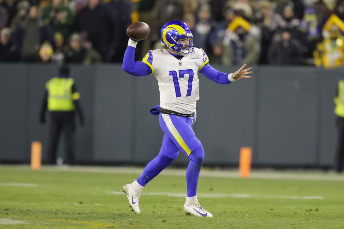 Rams quarterback Baker Mayfield looks to pass against the Green Bay Packers.