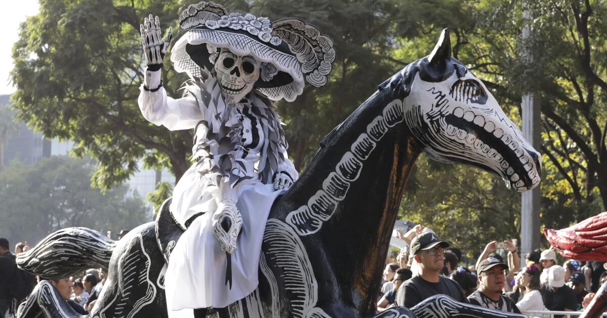 Mexico City’s Day of the Dead Parade: A Hollywood-Inspired Spectacle Celebrating Tradition