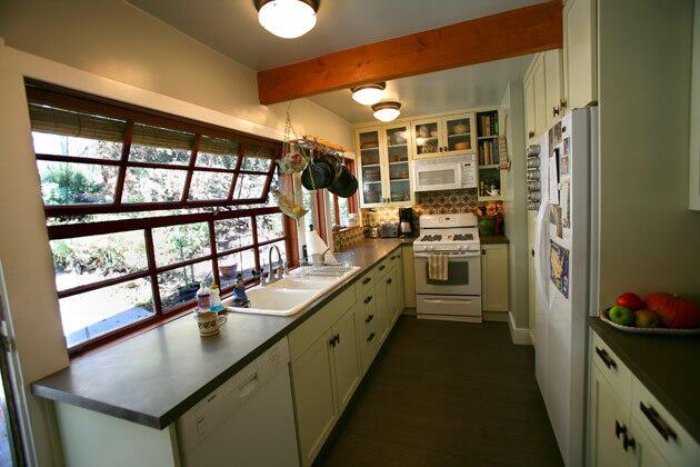 Candice Cain and John Lee's kitchen