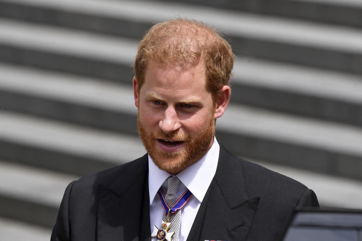 ARCHIVO - El príncipe Enrique de Gran Bretaña luego de una misa en Londres, el 3 de junio de 2022. 