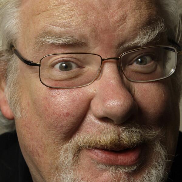 Actor Richard Griffiths has died. Though best known for his work in the "Harry Potter" series, his early film career included roles in 1981's "Chariots of Fire" and 1982's "Gandhi," both of which won best picture Oscars.