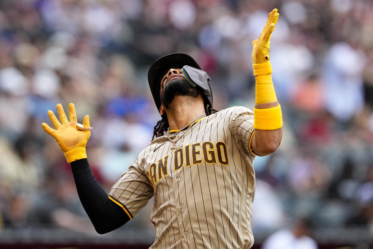 Padres find some shared offense in 5-3 win against Diamondbacks - The San  Diego Union-Tribune
