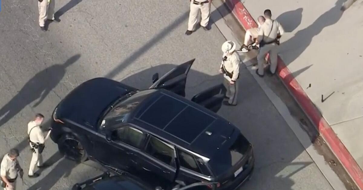 Un suspect de rage au volant arrêté après une course-poursuite en voiture à Hollywood