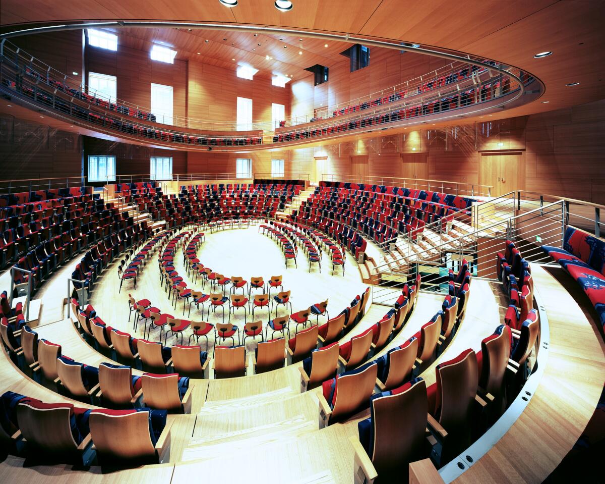 The hall is easily reconfigurable for concerts and rehearsals. (Volker Kreidler)