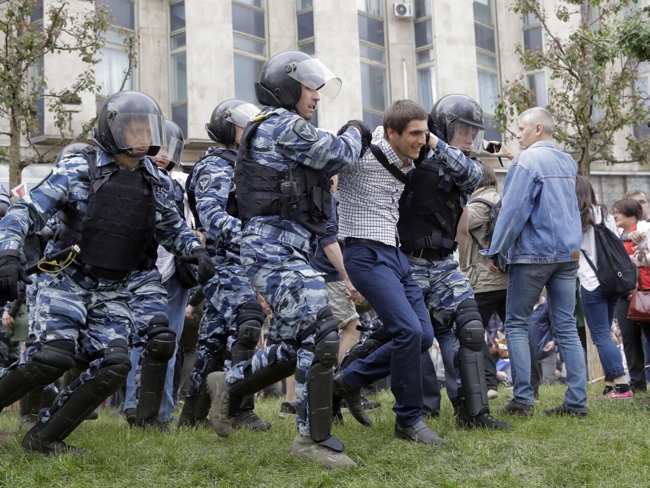 Thousands of anti-government activists protesting across Russia