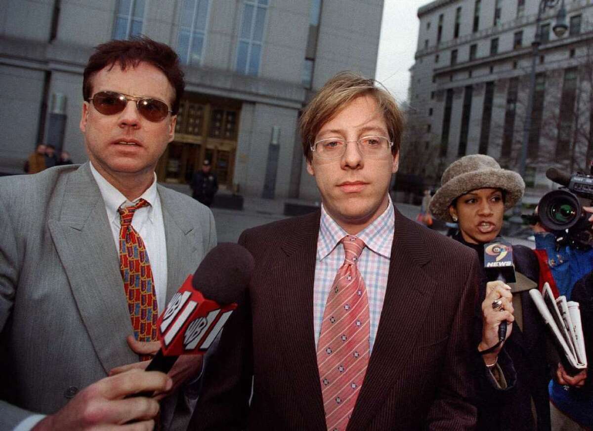 Dana Giacchetto, shown after a court appearance in 2000, is accused in a new fraud case more than a decade after he went to prison for stealing from a star-studded roster of clients.