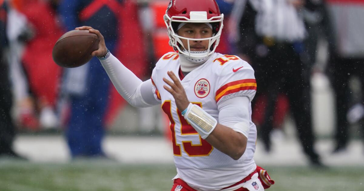 Patrick Mahomes' father, Pat, was 'athletic,' 'fiery' Boston Red