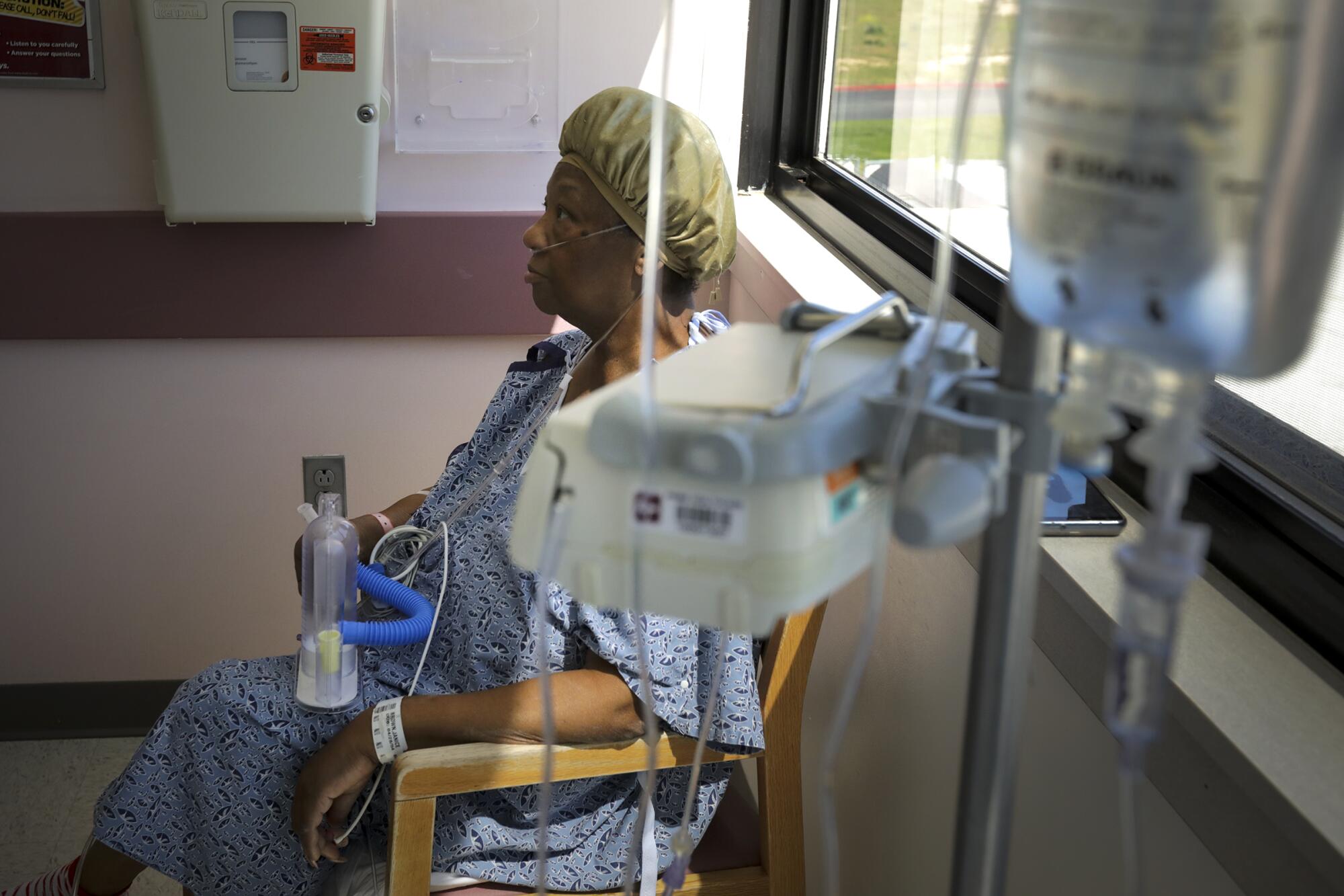 Janice Brown fue la primera paciente de Desert Valley Hospital en Victorville en dar positivo para COVID-19. Brown fue colocada en la unidad de COVID de la institución.