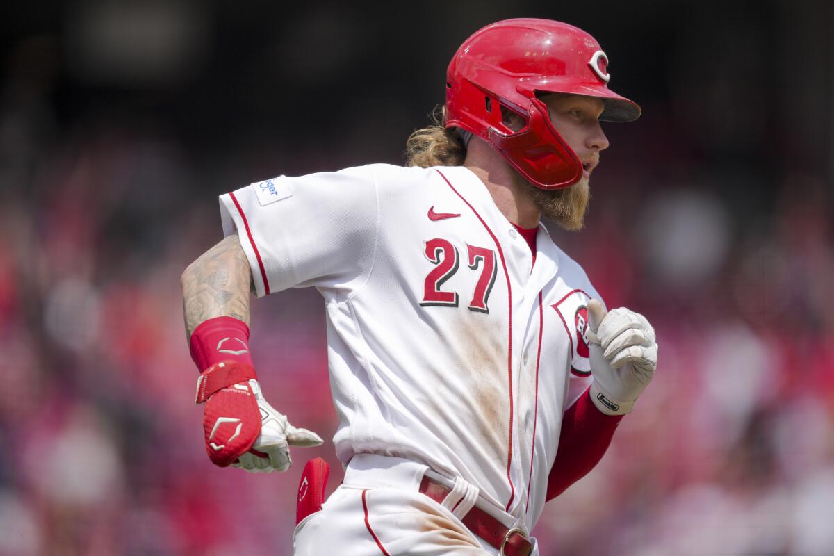 8 straight! Cincinnati Reds sweep defending champs, head home on a