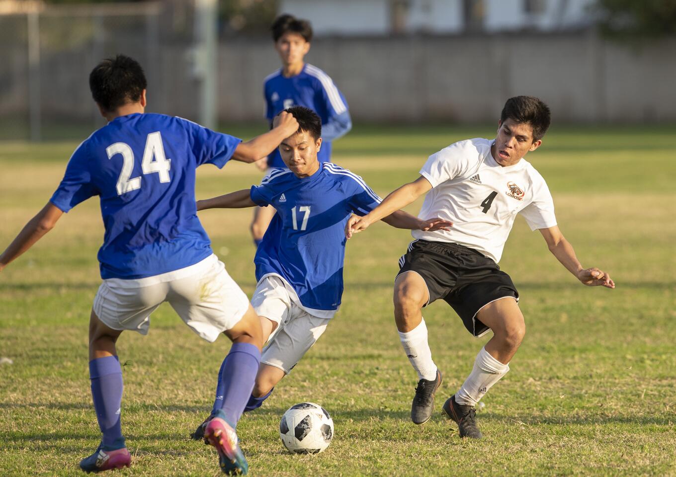 Photo Gallery: Los Amigos vs. La Quinta in boys’ soccer