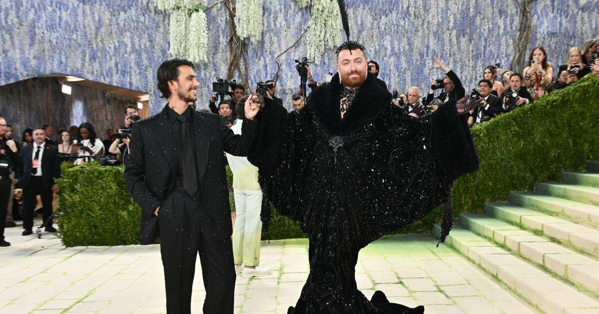 Sam Smith serait fiancé au designer Christian Cowan
