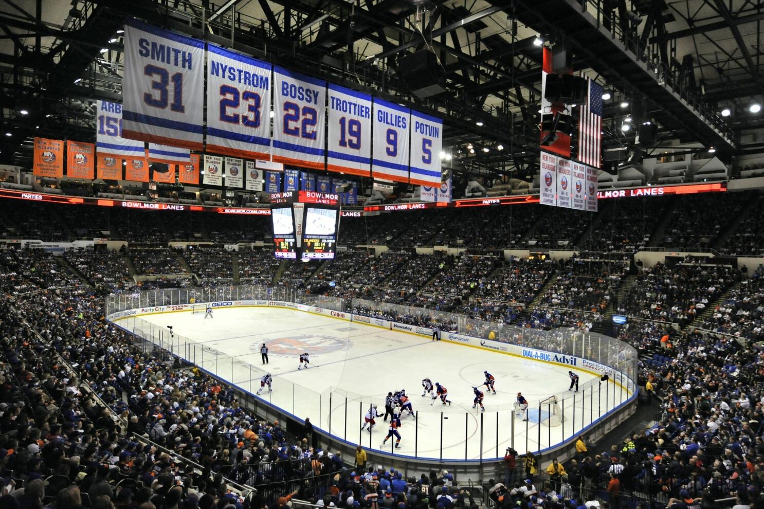 NY Islanders, fans count down final days on Long Island