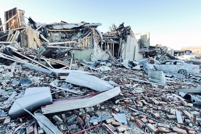 EEUU: Grupos se movilizan para ayudar a víctimas de tornados - Los Angeles  Times