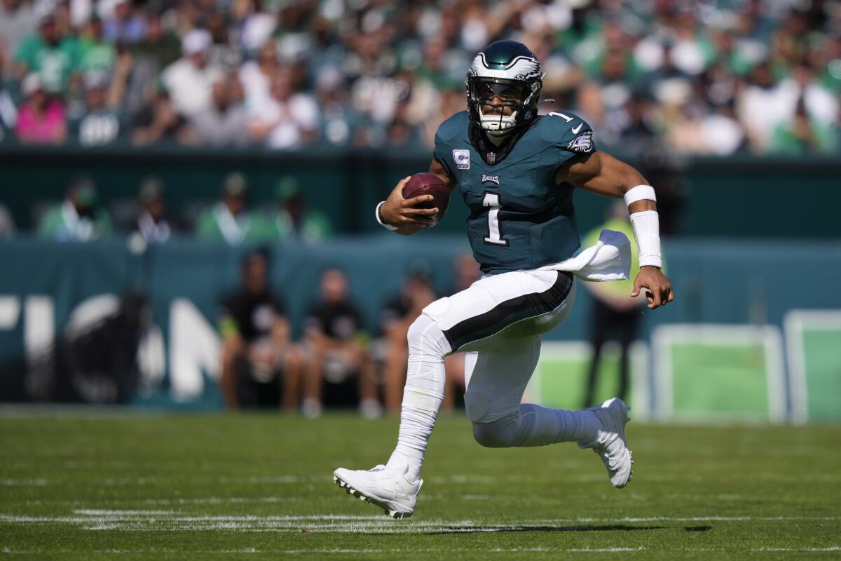 Hurts' breakthrough passing game resembles 2022, and so does 4-0 start for  NFC champion Eagles - The San Diego Union-Tribune