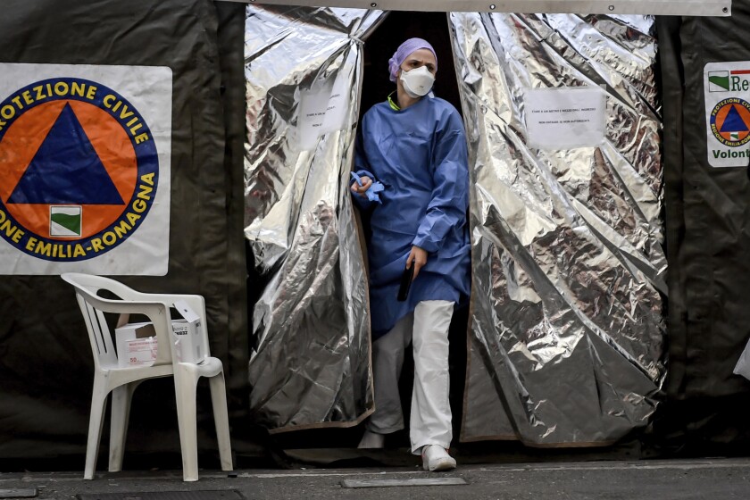Italia trata de calmar pánico por brote de coronavirus - San Diego ...