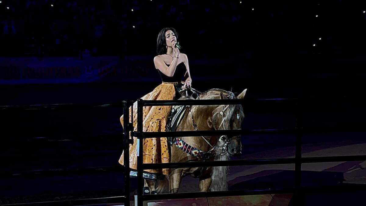 Jaripeo sin Fronteras regresó al Staples Center con un espectáculo que enaltece 