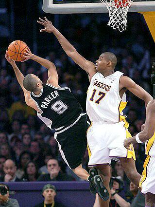 Andrew Bynum, Tony Parker