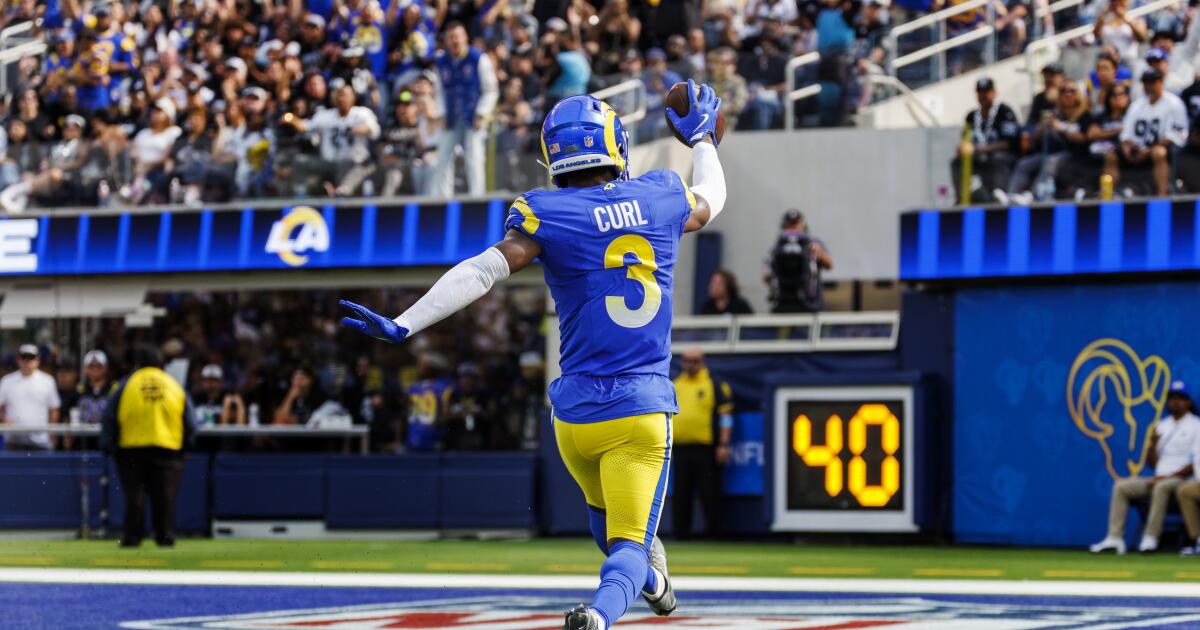 Rams Hold Off Raiders for 20-15 Victory