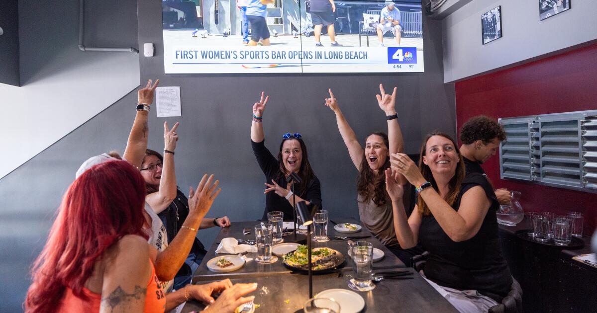 Crowds flock to new Long Beach bar showcasing women’s sports